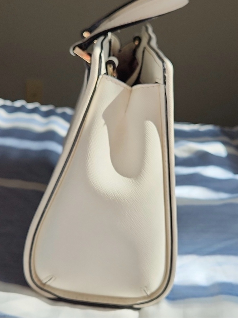 Kate Spade White Leather Tote Bag/purse w
Strap - Picture 3 of 9